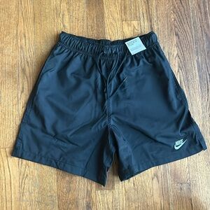 Men’s Nike above knee shorts - XS